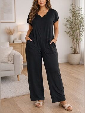 Black V-Neck Short Sleeve Jumpsuit
